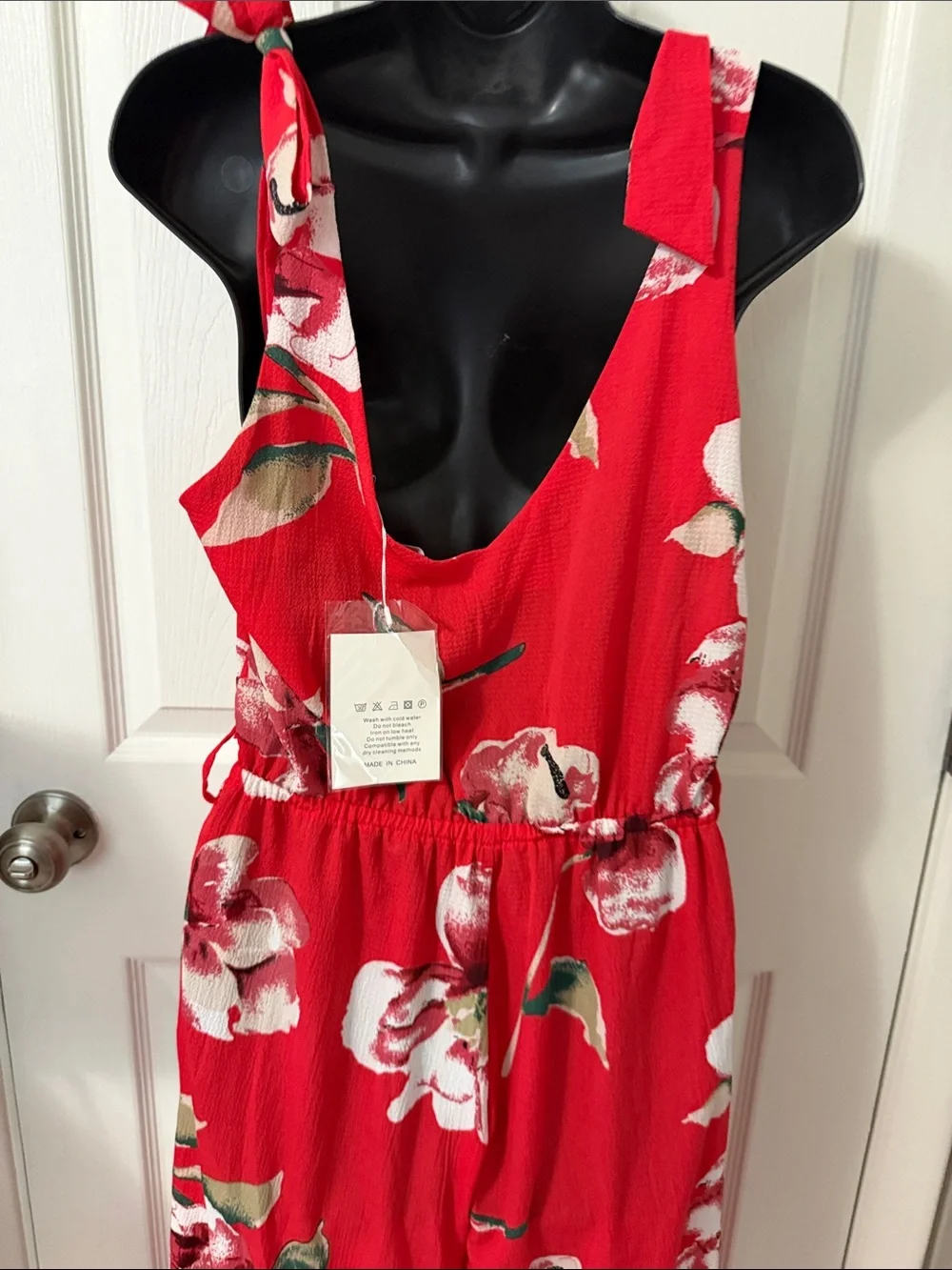 Red Floral High-Low V-Neck Sleeveless Dress - Picture 6 of 7